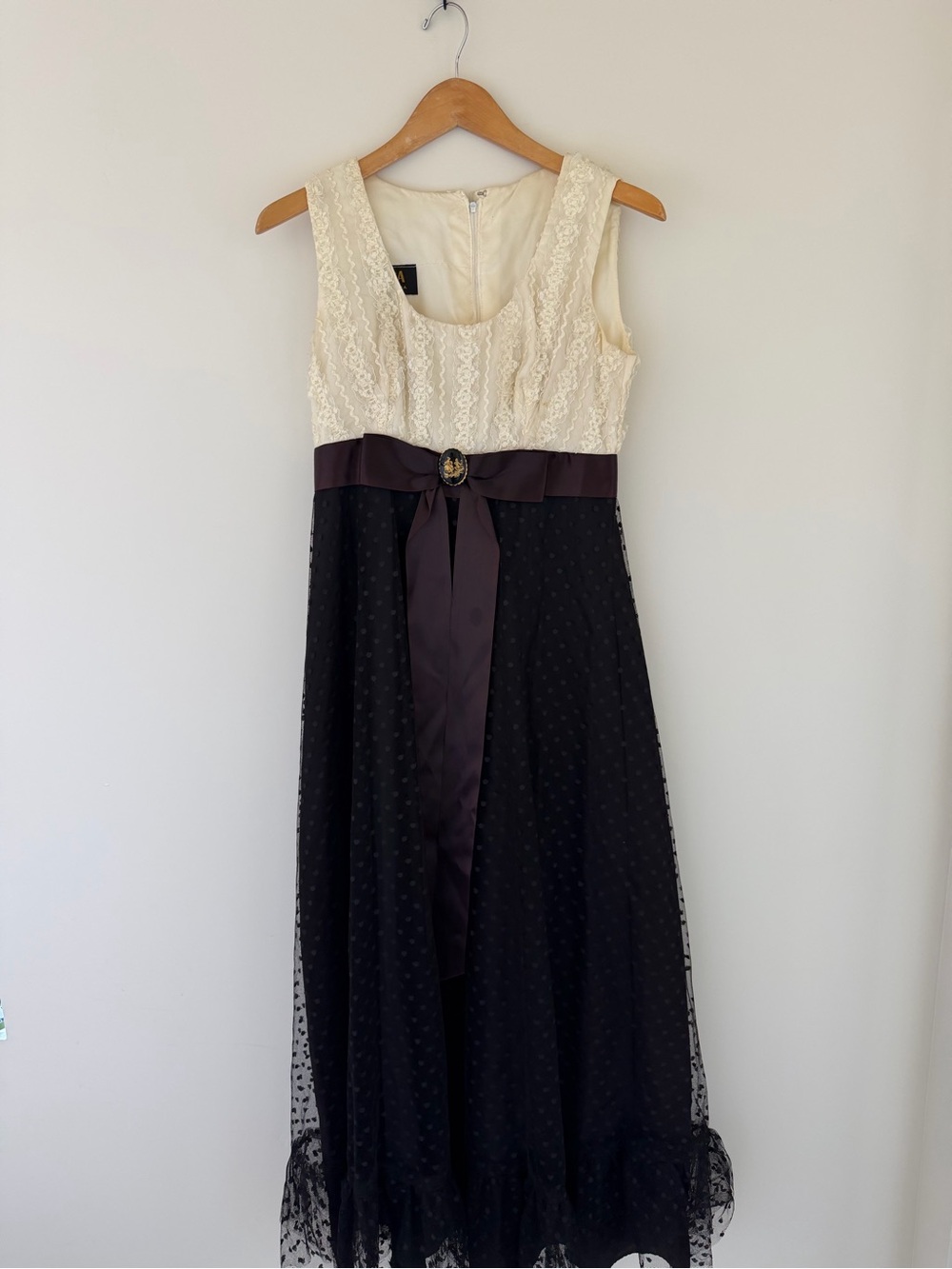 Vintage 50’s Saba Ivory Lace Bodice Dress with Black Skirt and Satin Waist Tie